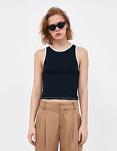 Top with Contrasting Trym