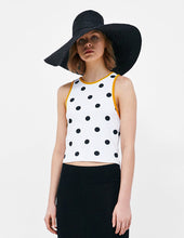 Top with Contrasting Trym