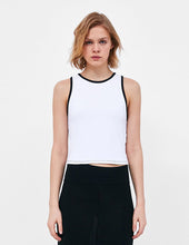 Top with Contrasting Trym